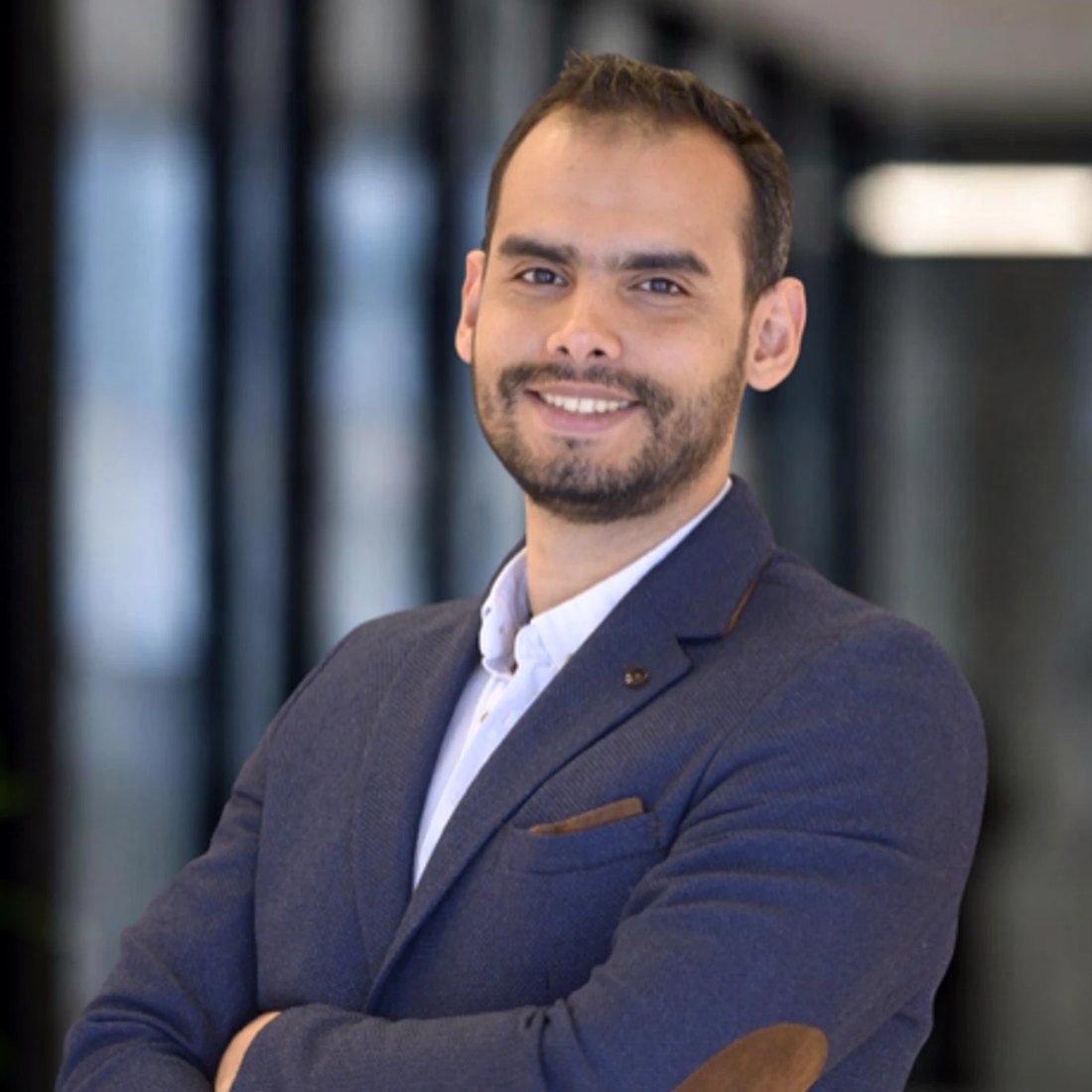 Portrait of Ayoub Chobah, conflict resolution and leadership coach